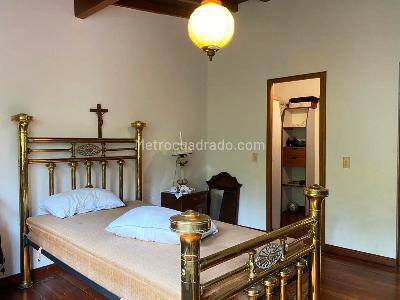 Casa de 3 alcobas en venta en El Poblado, Medellín, 266 m² · foto 15 de 19