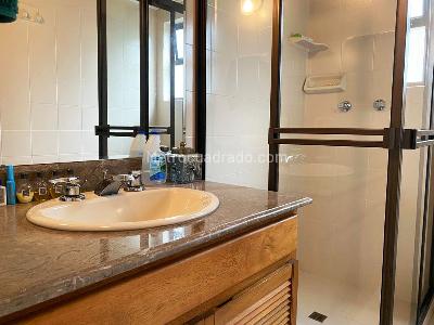 Casa de 3 alcobas en venta en El Poblado, Medellín, 266 m² · foto 17 de 19