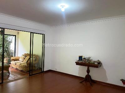 Casa de 3 alcobas en venta en El Poblado, Medellín, 266 m² · foto 4 de 19