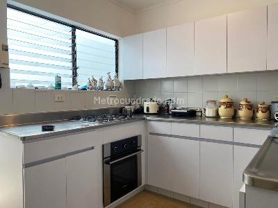 Casa de 3 alcobas en venta en El Poblado, Medellín, 266 m² · foto 6 de 19