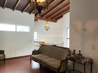 Casa de 3 alcobas en venta en El Poblado, Medellín, 266 m² · foto 8 de 19