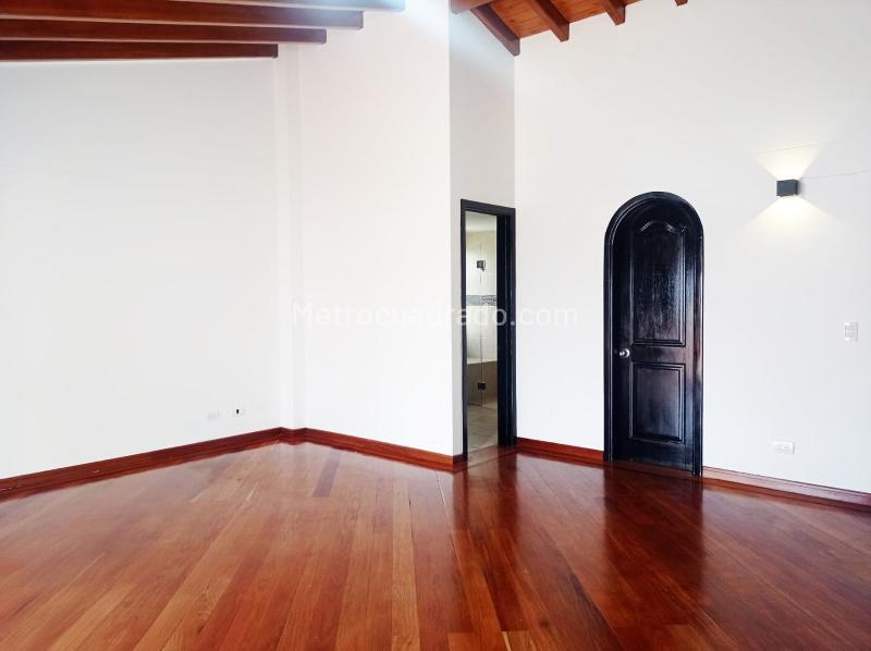 Spacious 5BR House in Quiet El Poblado Neighborhood - 8