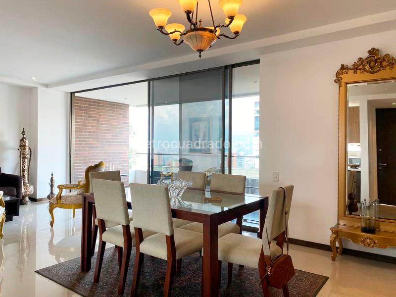 Furnished 3BR Apartment with Pool in El Poblado - 3