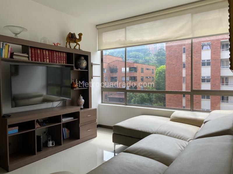Furnished 3BR Apartment with Pool in El Poblado - 9