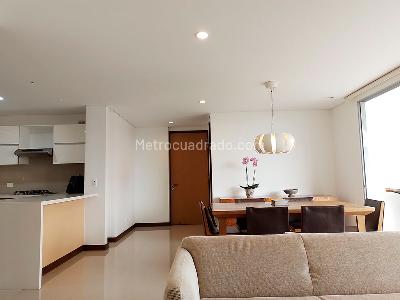 Apartamento de 3 alcobas en venta en El Poblado, Medellín, 128 m² · foto 3 de 19