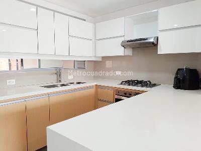 Apartamento de 3 alcobas en venta en El Poblado, Medellín, 128 m² · foto 7 de 19