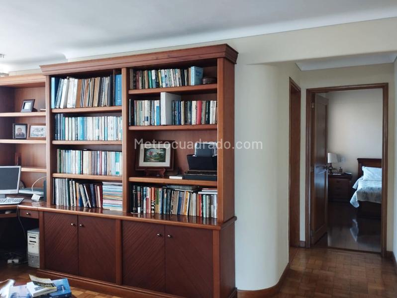 Furnished 4BR Apartment in El Poblado - 9