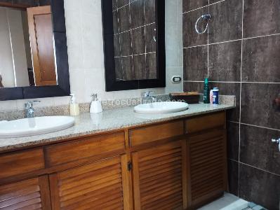 Apartamento de 4 alcobas en venta en El Poblado, Medellín, 254 m² · foto 15 de 16