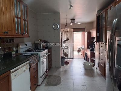 Casa de 4 alcobas en venta en El Poblado, Medellín, 281 m² · foto 5 de 19