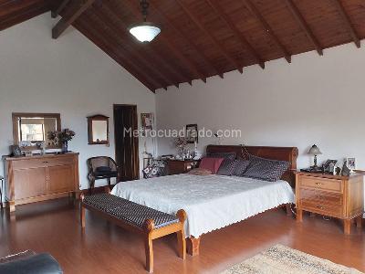 Casa de 4 alcobas en venta en El Poblado, Medellín, 281 m² · foto 8 de 19