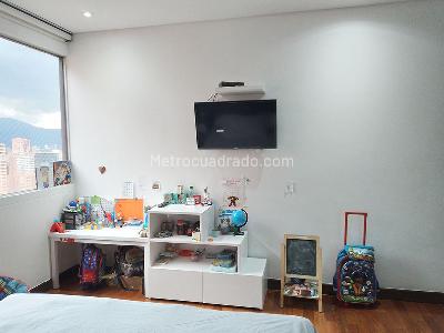 Apartamento de 3 alcobas en venta en El Poblado, Medellín, 250 m² · foto 12 de 18