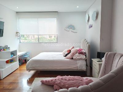 Apartamento de 3 alcobas en venta en El Poblado, Medellín, 250 m² · foto 13 de 18