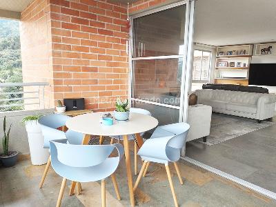 Apartamento de 3 alcobas en venta en El Poblado, Medellín, 250 m² · foto 17 de 18