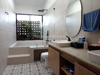 Casa de 3 alcobas en venta en Envigado, Envigado, 370 m² · foto 18 de 20
