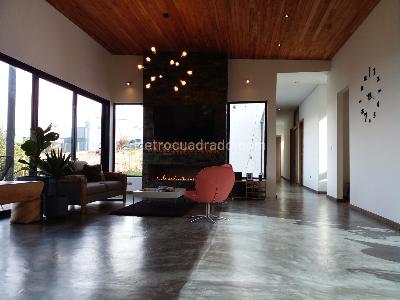 Casa de 3 alcobas en venta en Envigado, Envigado, 370 m² · foto 2 de 20