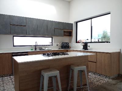 Casa de 3 alcobas en venta en Envigado, Envigado, 370 m² · foto 7 de 20