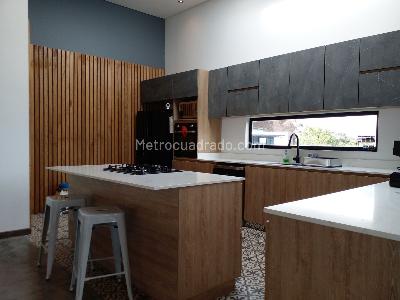 Casa de 3 alcobas en venta en Envigado, Envigado, 370 m² · foto 8 de 20