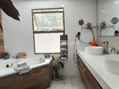Casa de 3 alcobas en venta en El Poblado, Medellín, 250 m² · foto 17 de 20