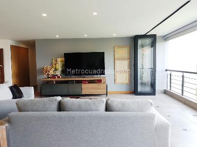 Apartamento en venta en El Poblado, Medellín · foto 2 de 20
