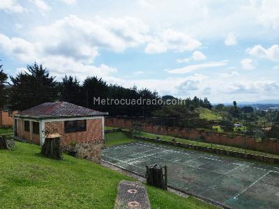 Casa de 5 alcobas en venta en Santa Elena, Medellín, 531 m² · foto 13 de 20
