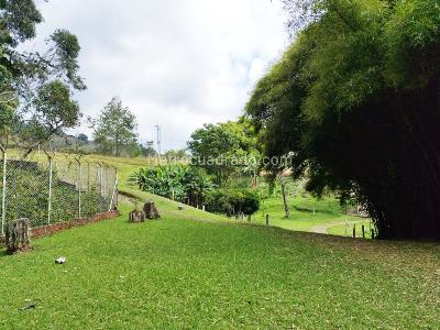Casa de 5 alcobas en venta en Santa Elena, Medellín, 531 m² · foto 19 de 20