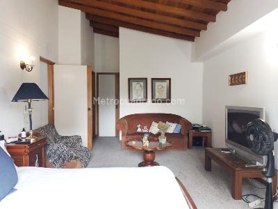 Apartamento de 4 alcobas en venta en El Poblado, Medellín, 243 m² · foto 8 de 20