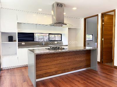 Casa de 3 alcobas en venta en Rionegro, Rionegro, 300 m² · foto 3 de 15
