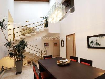 Casa de 3 alcobas en venta en El Poblado, Medellín, 289 m² · foto 4 de 19