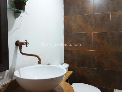 Casa de 3 alcobas en venta en Envigado, Envigado, 200 m² · foto 9 de 15