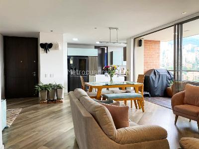 Apartamento de 3 alcobas en venta en Lalinde, Medellín, 138 m² · foto 4 de 20