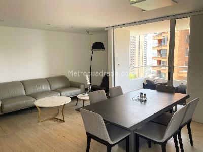 Apartamento de 3 alcobas en venta en Lalinde, Medellín, 128 m² · foto 3 de 20