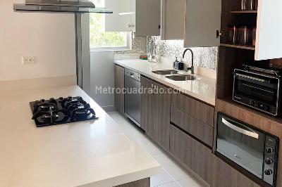 Apartamento de 3 alcobas en venta en Lalinde, Medellín, 128 m² · foto 8 de 20