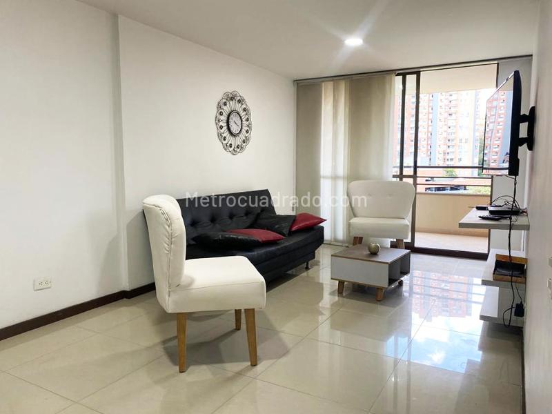 Apartamento Amoblado de 3 Alcobas en El Poblado - 2