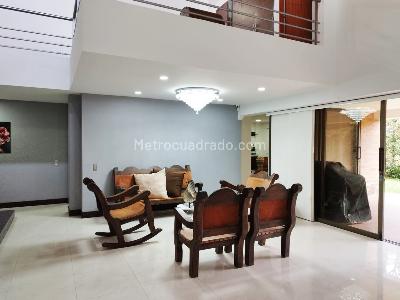 Casa de 4 alcobas en venta en Sabaneta, Sabaneta, 450 m² · foto 3 de 20