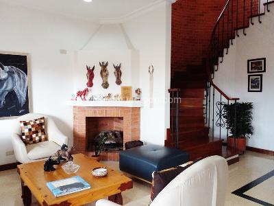 Casa de 4 alcobas en venta en Envigado, Envigado, 311 m² · foto 2 de 20