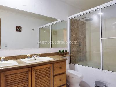Casa de 3 alcobas en venta en El Poblado, Medellín, 280 m² · foto 17 de 20
