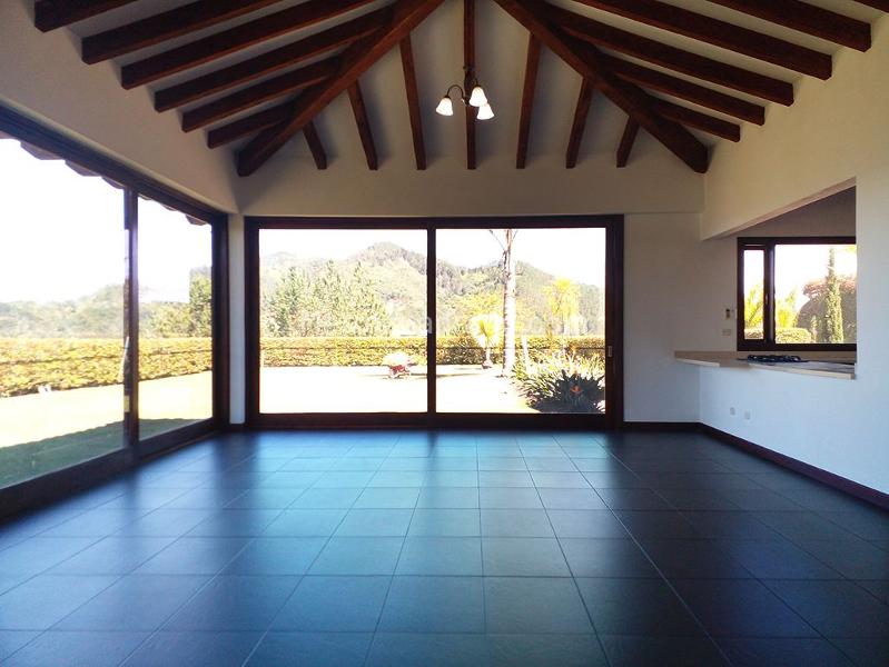 3BR House in EL RETIRO (387 m²) - 2