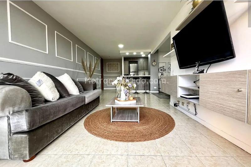 Furnished 3BR Apartment with Balcony in El Poblado - 3