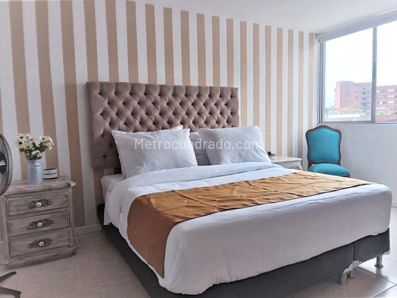 Furnished 3BR Apartment with Balcony in El Poblado - 8