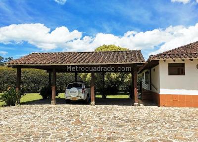 Casa de 5 alcobas en venta en Rionegro, Rionegro, 400 m² · foto 7 de 12