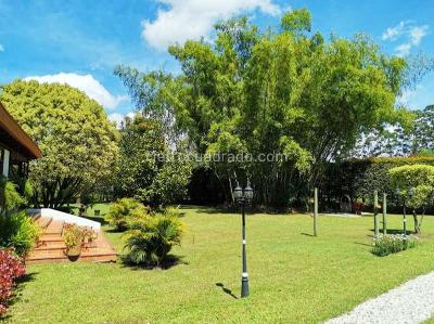 Casa de 5 alcobas en venta en Rionegro, Rionegro, 400 m² · foto 9 de 12
