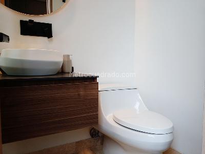 Apartamento de 2 alcobas en venta en El Poblado, Medellín, 181 m² · foto 17 de 19