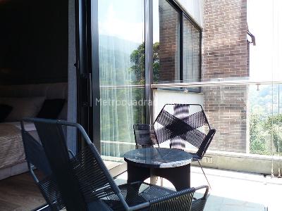 Apartamento de 2 alcobas en venta en El Poblado, Medellín, 181 m² · foto 18 de 19