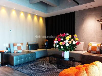 Apartamento de 2 alcobas en venta en El Poblado, Medellín, 181 m² · foto 2 de 19