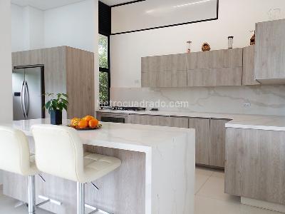 Casa de 4 alcobas en venta en Envigado, Envigado, 410 m² · foto 8 de 20