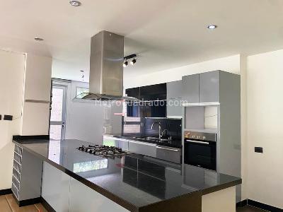 Casa de 3 alcobas en venta en Rionegro, Rionegro, 360 m² · foto 3 de 19