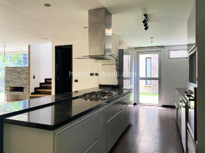 Casa de 3 alcobas en venta en Rionegro, Rionegro, 360 m² · foto 4 de 19