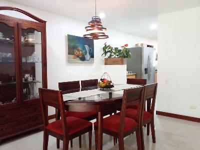 Casa de 3 alcobas en venta en Envigado, Envigado, 220 m² · foto 3 de 20
