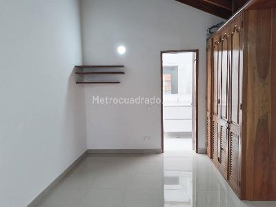 Casa de 4 alcobas en arriendo en El Poblado, Medellín, 300 m² · foto 12 de 20