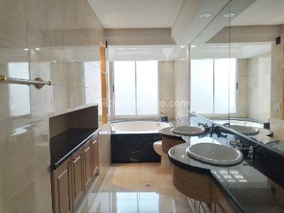 Casa de 4 alcobas en arriendo en El Poblado, Medellín, 300 m² · foto 14 de 20